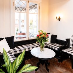 Caroline's Table - Welcome Area