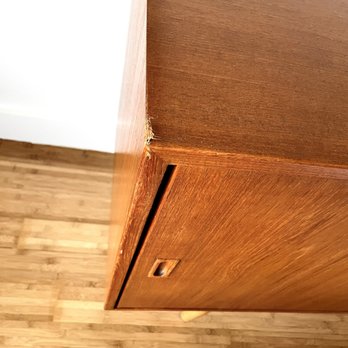 CA - NY Express Cross Country Movers - A damaged $3000 sideboard. - Movers Near Me - Bell, California CA - NY Express Cross Country Movers - A damaged $3000 sideboard. - Movers Near Me - Bell, California