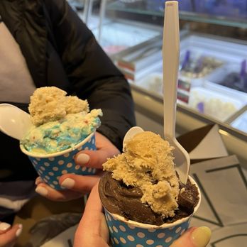 Cookie Dough Creations - Mini "combos" - Ice Cream & Frozen Yogurt Near Me - Naperville, Illinois