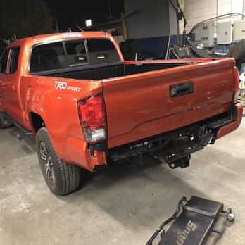 Northridge Collision Center - Body Shops Near Me - Northridge, California