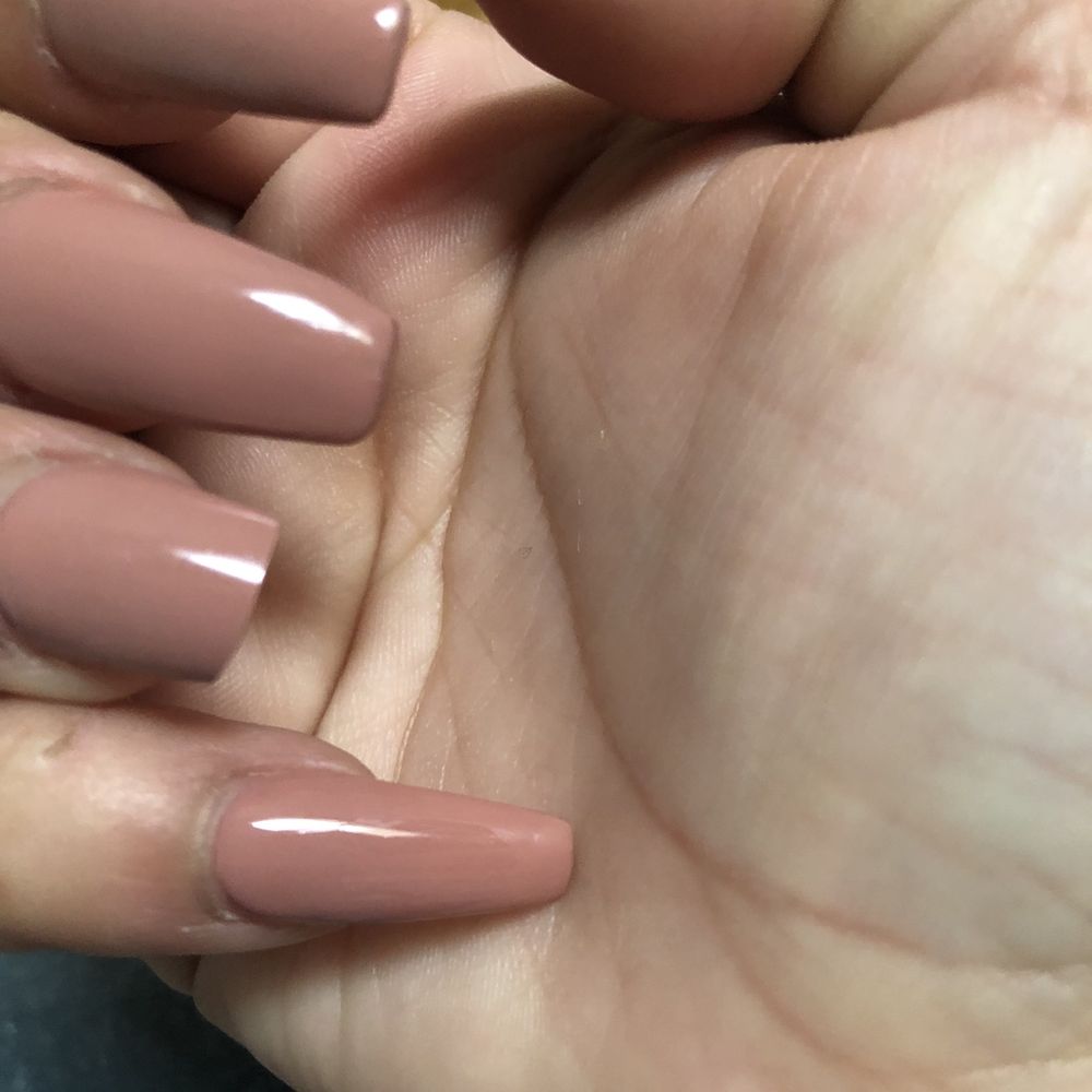 Lux Nail - Right hand - Nail Salons Near Me - Chicago, Illinois