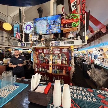 Captain's Cove Seaport - Bars Near Me - Bridgeport, Connecticut