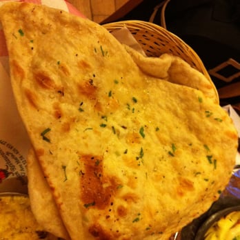 Bombay Palace - Naan de queso y ajo - Indian Near Me - Madrid, M
