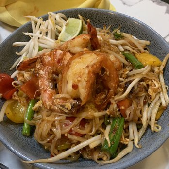 Kin Long Beach - Spicy Pad Thai - Thai Near Me - Long Beach, California