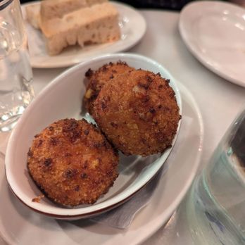 Via Della Pace - pomodoro e mozzarella rice balls - Italian Near Me - New York, New York Via Della Pace - pomodoro e mozzarella rice balls - Italian Near Me - New York, New York