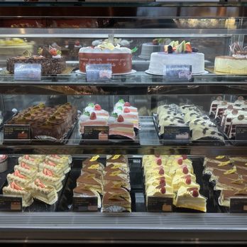 85°C Bakery Cafe-Simi Valley - 85 Degrees Cakes, Pastries and Cookies - Coffee & Tea Near Me - Simi Valley, California