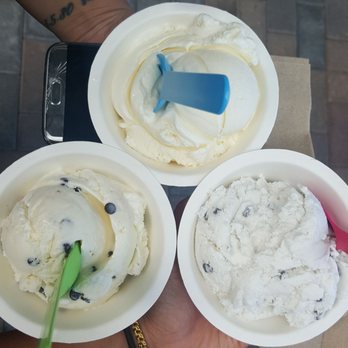 Ice Cream Social - Ruston - Vanilla, Mint Chocolate Chip, and Coconut Chocolate Chip - Desserts Near Me - Ruston, Washington Ice Cream Social - Ruston - Vanilla, Mint Chocolate Chip, and Coconut Chocolate Chip - Desserts Near Me - Ruston, Washington