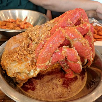 Swamp City - Snow crab in spicy garlic - Cajun/Creole Near Me - Houston, Texas