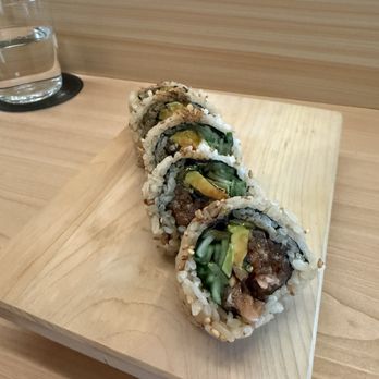 Oru - Salmon Makimono - Sushi Bars Near Me - Houston, Texas Oru - Salmon Makimono - Sushi Bars Near Me - Houston, Texas
