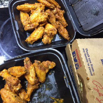 Barro's Pizza - We just order 48 wings , split into 2 orders, 1 light and mild,1 sloppy and hot ! what did we receive! Same wings in both orders !  Wtf - Pizza Near Me - Phoenix, Arizona