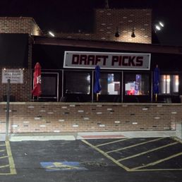 Exterior photo of Draft Picks - Mount Prospect, Illinois Exterior photo of Draft Picks - Mount Prospect, Illinois