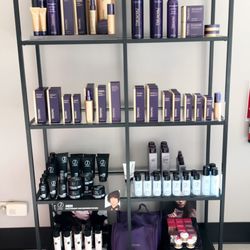 3D Salon - Carries J Bev products,Brazilian blowout and pai shao products....