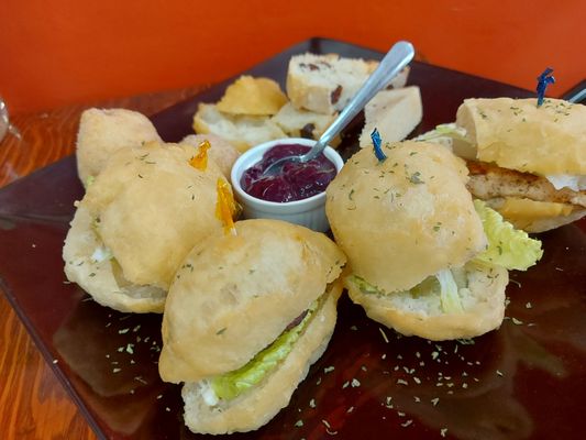 Tea N Bannock by null