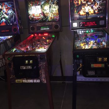 EinStein's Pub & Arcade - Pinball machine - Pubs Near Me - Richmond, Texas