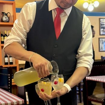 Rincon Criollo - Wonderful team here - Cuban Near Me - New Hyde Park, New York