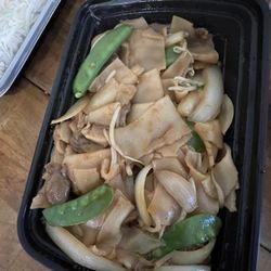 Eastern's Chinese Restaurant - 35. Beef Chow fun