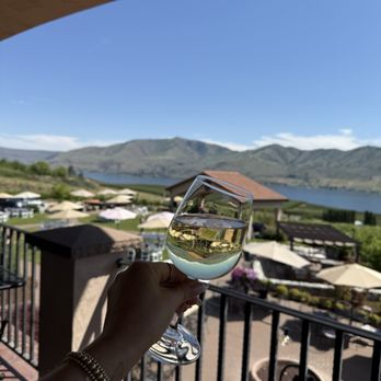Benson Vineyards Estate Winery - White wine - Wineries Near Me - Manson, Washington Benson Vineyards Estate Winery - White wine - Wineries Near Me - Manson, Washington