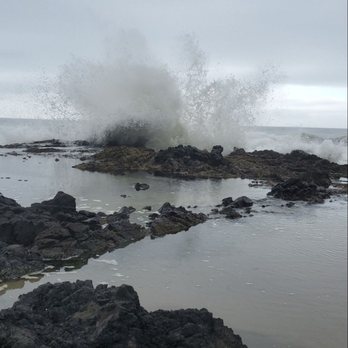 Devil's Churn - Out on the rocks - Parks Near Me - Yachats, Oregon