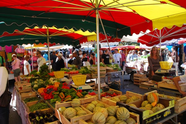 Place des Lices by null