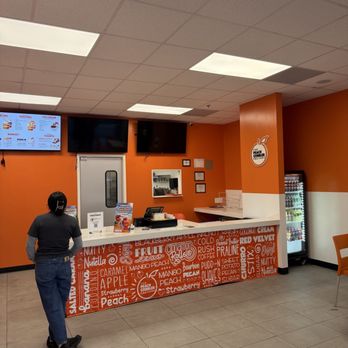 Peach Cobbler Factory - Order counter - Desserts Near Me - Stone Mountain, Georgia