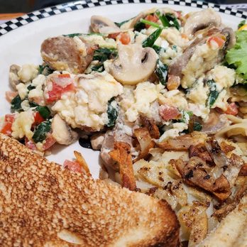 Black Bear Diner Barstow - Chicken Sausage with hash browns - Breakfast & Brunch Near Me - Barstow, California Black Bear Diner Barstow - Chicken Sausage with hash browns - Breakfast & Brunch Near Me - Barstow, California