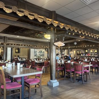 Peking Garden - Dinning hall - Chinese Near Me - Saint Paul, Minnesota