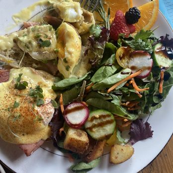 Café Etoile - Egg Benedict with salad - French Near Me - Berkeley, California Café Etoile - Egg Benedict with salad - French Near Me - Berkeley, California