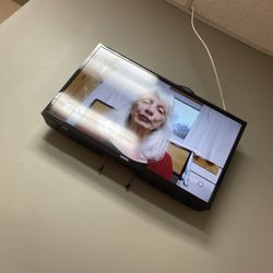 J. Richard Lilly & Associates - Tv on the wall