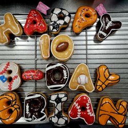FM Donuts - Another great review! They never cease to amaze me here.