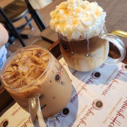 Iced Adeni chai (left) & iced Yemeni latte (right) Iced Adeni chai (left) & iced Yemeni latte (right)