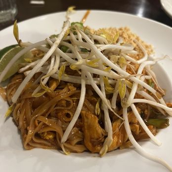 Sushi Thai - Chicken Pad Thai - Sushi Bars Near Me - Spring Hill, Tennessee