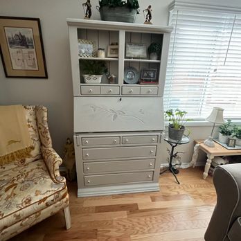 Kim's Refinishing & Xtra Hand Service - M.C. Original Gray
Secretary Desk - Furniture Repair Near Me - Stow, Ohio Kim's Refinishing & Xtra Hand Service - M.C. Original Gray
Secretary Desk - Furniture Repair Near Me - Stow, Ohio