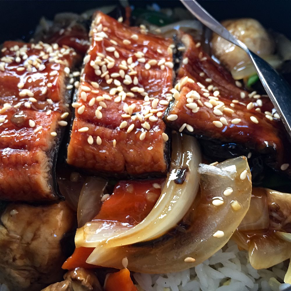 ML Kitchen - Eel stone pot - bit mushy - Chinese Near Me - Chicago, Illinois ML Kitchen - Eel stone pot - bit mushy - Chinese Near Me - Chicago, Illinois