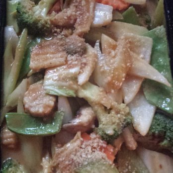 Jumbo Restaurant - veggies with spicy peanut sauce. - Thai Near Me - Gloucester, Ontario