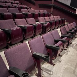 VIP Fieldstone 6 - Broken chairs