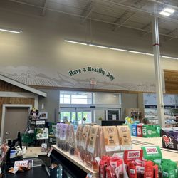 Sprouts Farmers Market - Sprouts fatmers supposed to be hungry, hungry everybody here market