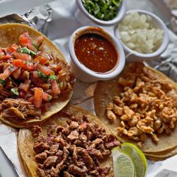 Mariachi Mexican Restaurant Bar & Grill - 3 taco platter: Hawaiian Taco, chicken, and steak