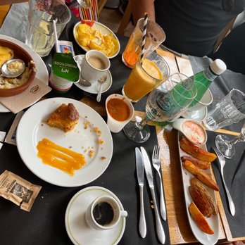 Bracafe - De todo un poco - Coffee & Tea Near Me - Barcelona, B Bracafe - De todo un poco - Coffee & Tea Near Me - Barcelona, B