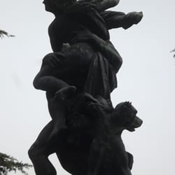 Fontana del ratto di Proserpina