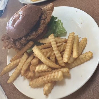 Old Town Waffles - Chile Verde Omelette  Spicy Buffalo Chicken Sandwich - New American Near Me - Clovis, California