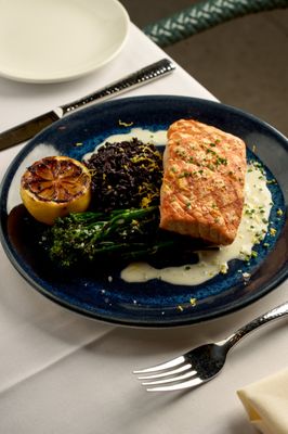 Shoreside Restaurant and Bar by null