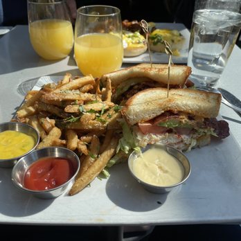 Union Rooftop - Lobster BLTA - New American Near Me - Minneapolis, Minnesota