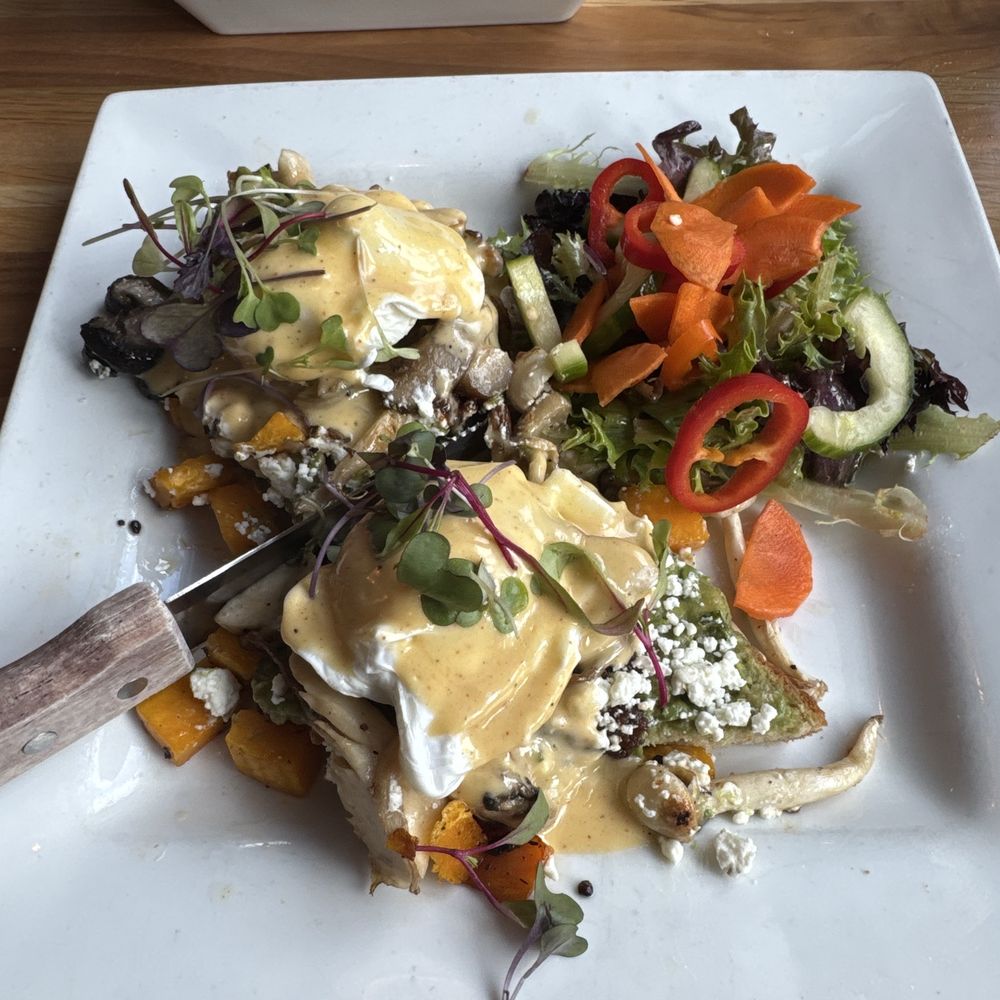 Portage Bay Cafe - West Seattle - Mushroom egg Seattle Benedict - New American Near Me - Seattle, Washington