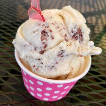 Maui Gelato - 09.07.22 Stracciatella - Ice Cream & Frozen Yogurt Near Me - Kihei, Hawaii Maui Gelato - 09.07.22 Stracciatella - Ice Cream & Frozen Yogurt Near Me - Kihei, Hawaii