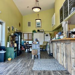 Driftwood Coffee Company - Inside / Interior of shop - it's changed a bit since last season - more furnishings, still very cozy, comfy - nice place to hang & relax