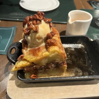 Tap Room - Bourbon Pecan Pie Bread Pudding - American Near Me - Pebble Beach, California Tap Room - Bourbon Pecan Pie Bread Pudding - American Near Me - Pebble Beach, California