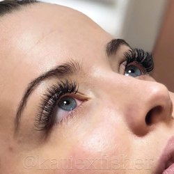 Blume Beauty Bar - Lash Extensions