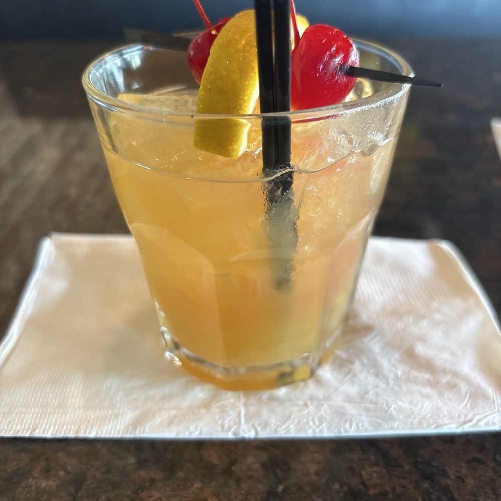 Amici Grill & Pizzeria - Amaretto whiskey stone sour - Pizza Near Me - Highland, Indiana