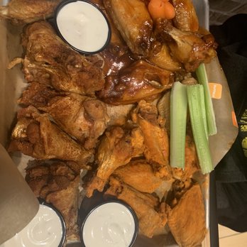 Buffalo Wild Wings - 20 Traditional Wings: mango habanero, desert heat, buffalo dry rub - Chicken Wings Near Me - Hayward, California