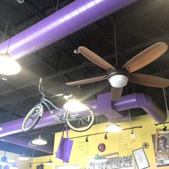 Squeeze In - Funky ceiling decor - American Near Me - Las Vegas, Nevada